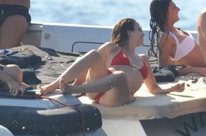 Jennifer Lopez showing pussy on yacht