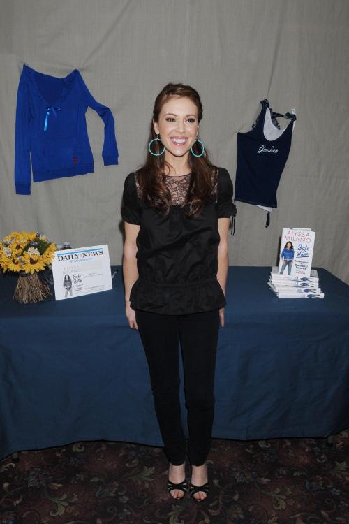 75544_0182_Alyssa_Milano24_122_474lo.jpg