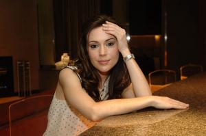 04444_Alyssa_Milano.004_122_580lo.jpg