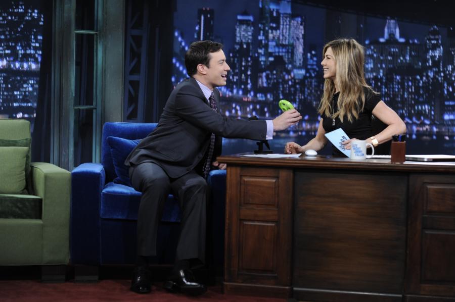 QFSHDFS7FE_JenniferAniston-JimmyFallon-050409-3.jpg