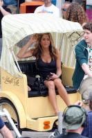 31174_Celebutopia-Jennifer_Aniston_filming_Bounty_Hunter_in_Atlantic_City-10_122_905lo.jpg