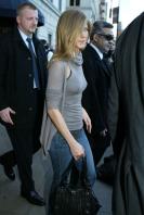 94819241_jennifer-aniston-greyshirt-7.jpg