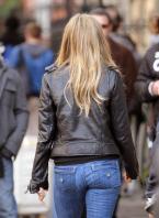 TXPNTBFS06_Jennifer_Aniston_-_On_Set_of_Wanderlust_in_NYC_-_Nov_18_23_.jpg