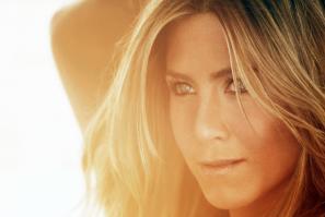 Y4CMIVDRNO_Jennifer_Aniston_-_Alexi_Lubomirski_-_Photoshoot_2010_4_.jpg