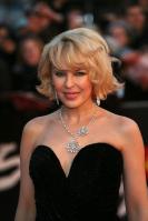 39470_Celebutopia-Kylie_Minogue-Brit_Awards_2008_Arrivals-21_122_960lo.jpg