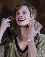 45500_Milla_Jovovich_10_122_338lo.jpg