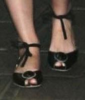 48240_celeb-city.org_Mischa_Barton_leaving_the_Ivy_Restaurant_11.2.08_20_122_939lo.jpg