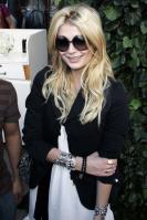 54127_celeb-city.org_Mischa_Barton_leaving_the_Ivy_Restaurant_in_Beverly_Hills_11.2.08_60_122_1049lo.jpg