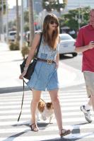 83212_003-Mischa_Barton_with_her_dog_celebutopia_CD07032009_122_256lo.jpg