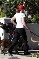 85841_53045_jessica_biel_walking_her_bulldogs_479_122_97d_122_339lo.jpg