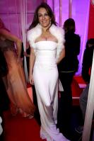 76179_ElizabethHurleyBarbaraDay2010Gala04Dec2010_024_123_470lo.JPG