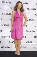 94735_Celebutopia-Elizabeth_Hurley_launches_Elizabeth_Hurley_for_MNG_Collection_in_Madrid-19_122_158lo.jpg
