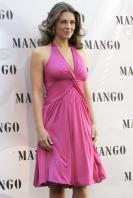 95008_Celebutopia-Elizabeth_Hurley_launches_Elizabeth_Hurley_for_MNG_Collection_in_Madrid-17_122_35lo.jpg