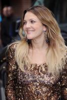 74972_DrewBarrymore_visitsTheLateShowwithDavidLetterman2010_08_24_15_123_1185lo.jpg