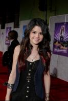 02112_Selena_Gomez_05_122_967lo.jpg