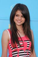 02122_Selena_Gomez_07_122_168lo.jpg