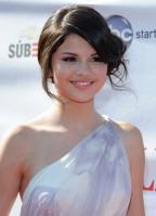 35173_selena_gomez08170803_122_158lo.jpg