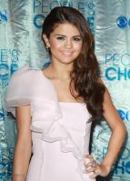 6E2L78ZQL9_Selena_Gomez_9_.jpg