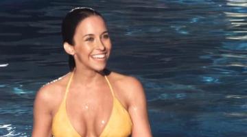 Lacey Chabert in sexy bikini