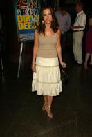 73484_Lacey_Chabert_-_Dirty_Deeds_LA_Premiere_23rd_Aug_2005_017_122_925lo.jpg