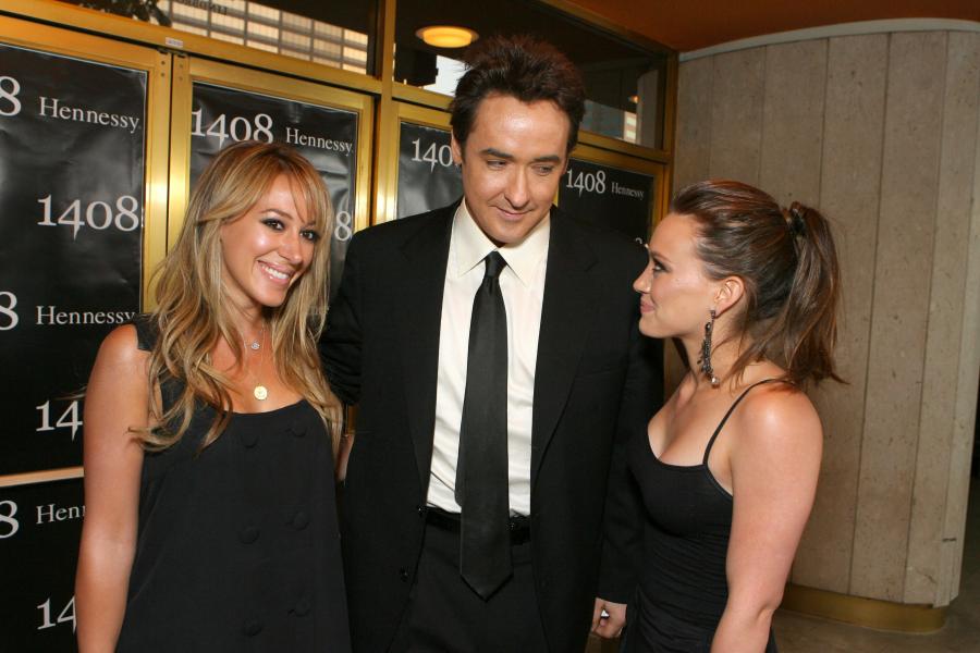 29542_Hilary_6_Haylie_Duff_6_31140802_Premiere_-_June_12th_2007_007_122_251lo.jpg