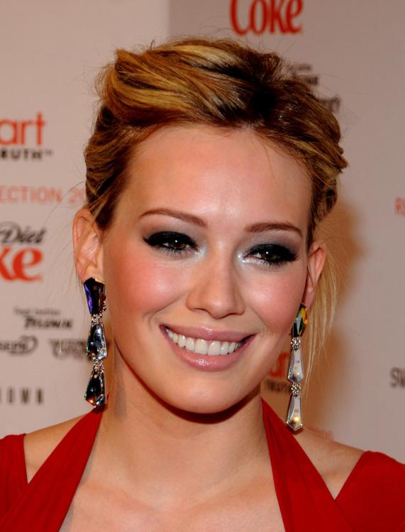 8TTGZDCYQ7_Hilary_Duff_14_.jpg