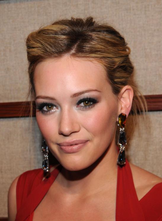 CR018PXQ0M_Hilary_Duff_23_.jpg