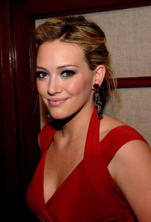 YQDI98SAI8_Hilary_Duff_15_.jpg