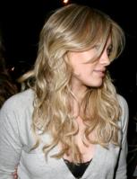 41780471_00937-hilary-duff-at-the-ken-paves-salon-july-9-20.jpg