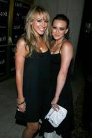 61605_Hilary_6_Haylie_Duff_1_1408_Premiere_June_12_2007_723_122_535lo.jpg