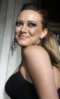 65334_Hilary_1_Haylie_Duff_1_1408_Premiere_June_12_2007_9384_122_1199lo.jpg