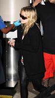 75224_Celebutopia-Hilary_Duff_at_LAX-17_122_480lo.JPG