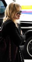 78187_Celebutopia-Hilary_Duff_at_LAX-13_122_1005lo.JPG