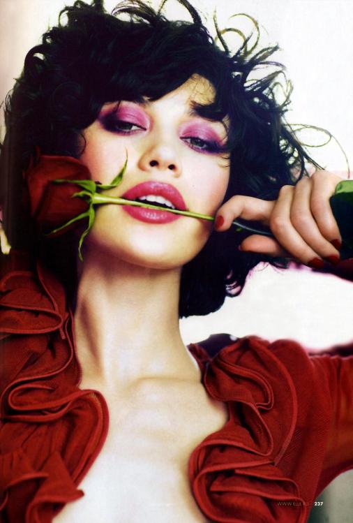 NG17LNVPEK_Olga_Kurylenko_-_Russian_ELLE_-_March_2008_2_.jpg