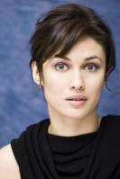 07TA12OOE0_Olga_Kurylenko_-_Photocall_for_Quantum_of_Solace_in_Los_Angeles_-Oct_23_7_.jpg