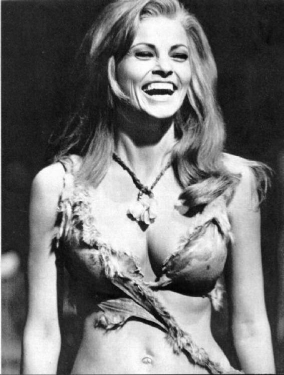 95942832_raquel_welch_rachel_welch_179_S9uDjYE.jpg