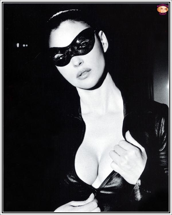 91279086_monica-bellucci-016.jpg