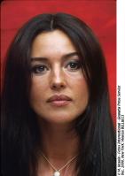 74073_forum.ellf.ru_-_Monica_Bellucci_05_122_611lo.jpg