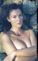 Monica Bellucci beutifully topless
