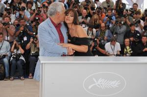 95144_Celebutopia-Monica_Bellucci-Sanguepazzo_photocall_in_Cannes-057_122_58lo.jpg