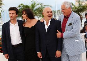 95160_Celebutopia-Monica_Bellucci-Sanguepazzo_photocall_in_Cannes-038_122_249lo.jpg