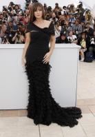 95913_Celebutopia-Monica_Bellucci-Sanguepazzo_photocall_in_Cannes-098_122_202lo.jpg