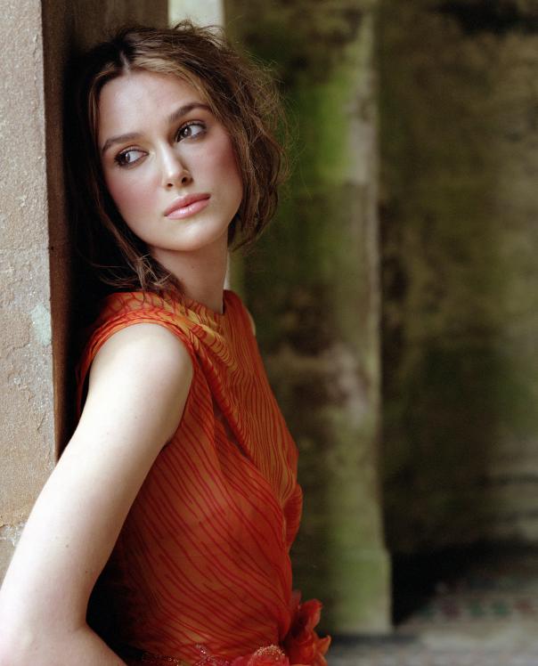 36536_keira-knightley-mike-owen-05_122_66lo.jpg