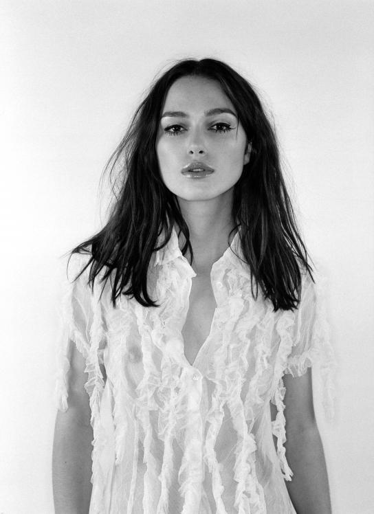 91857009_keira_knightly_bw_photoshoot_uhq_pictures_005_925823.jpg