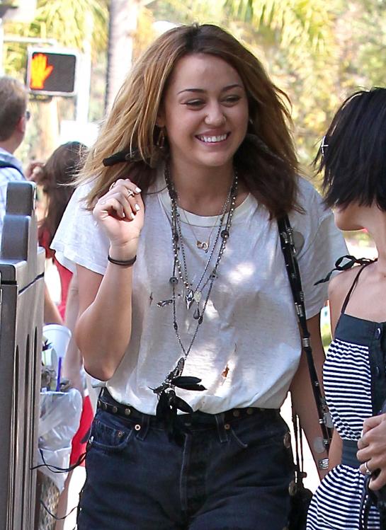 12459_Miley20_122_5lo.jpg