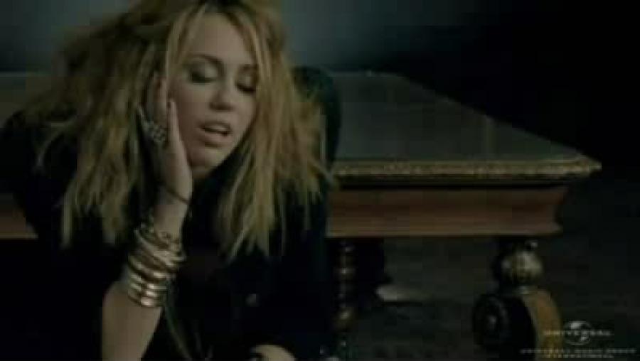 59027_MileyCyrus_WhoOwnsMyHeartOfficialMusicVideo.FLV_snapshot_01.41_2010.10.08_20.55.31_123_199lo.jpg