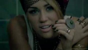 58927_MileyCyrus_WhoOwnsMyHeartOfficialMusicVideo.FLV_snapshot_00.31_2010.10.08_20.51.41_123_555lo.jpg