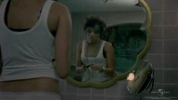 58945_MileyCyrus_WhoOwnsMyHeartOfficialMusicVideo.FLV_snapshot_00.45_2010.10.08_20.52.16_123_732lo.jpg