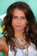 62856_Miley_Cyrus_celebutopia_net_535_122_525lo.jpg