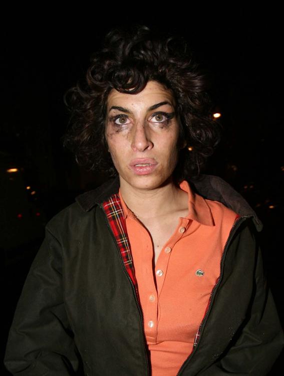 17644104_ck-to-black-amy-winehouse-photos-amy-winehouse-drugs-am1.jpg